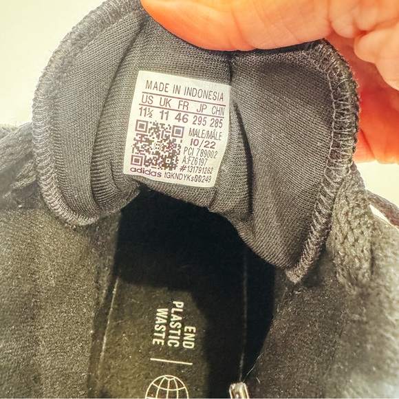 Adidas high top shoes size 11.5 men’s - Picture 6 of 6